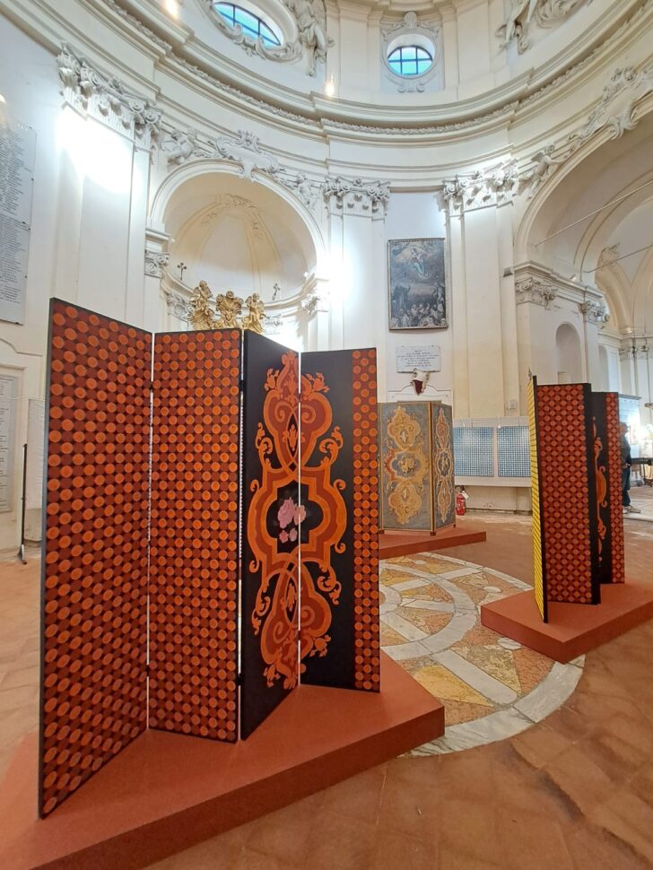 2025 mostra Elogio della Monotonia. Paraventi.