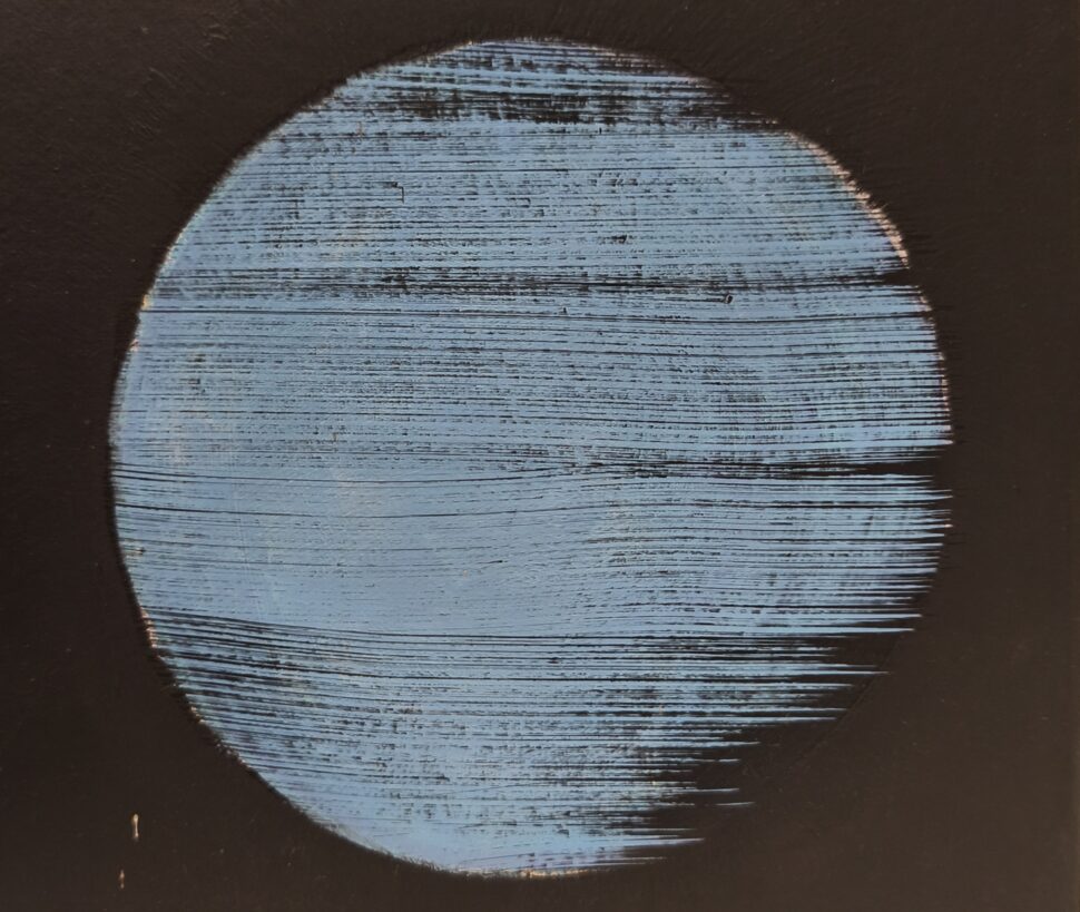 Luna blu. 2022. Tecnica mista su tela, 20 x 20 cm.